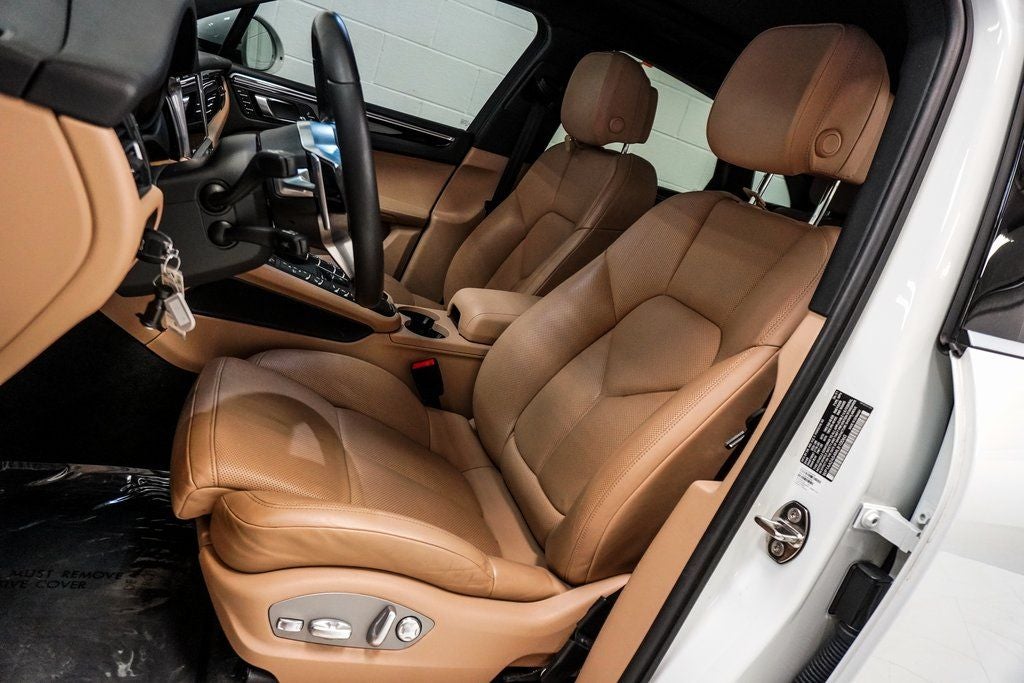 2021 Porsche Macan Base