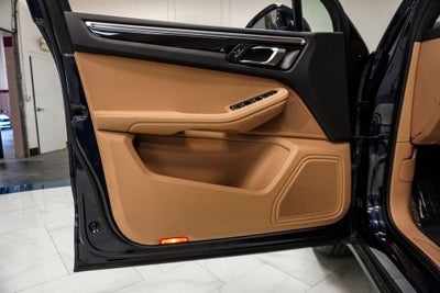 2021 Porsche Macan Base