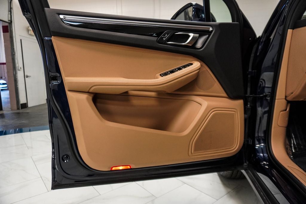 2021 Porsche Macan Base