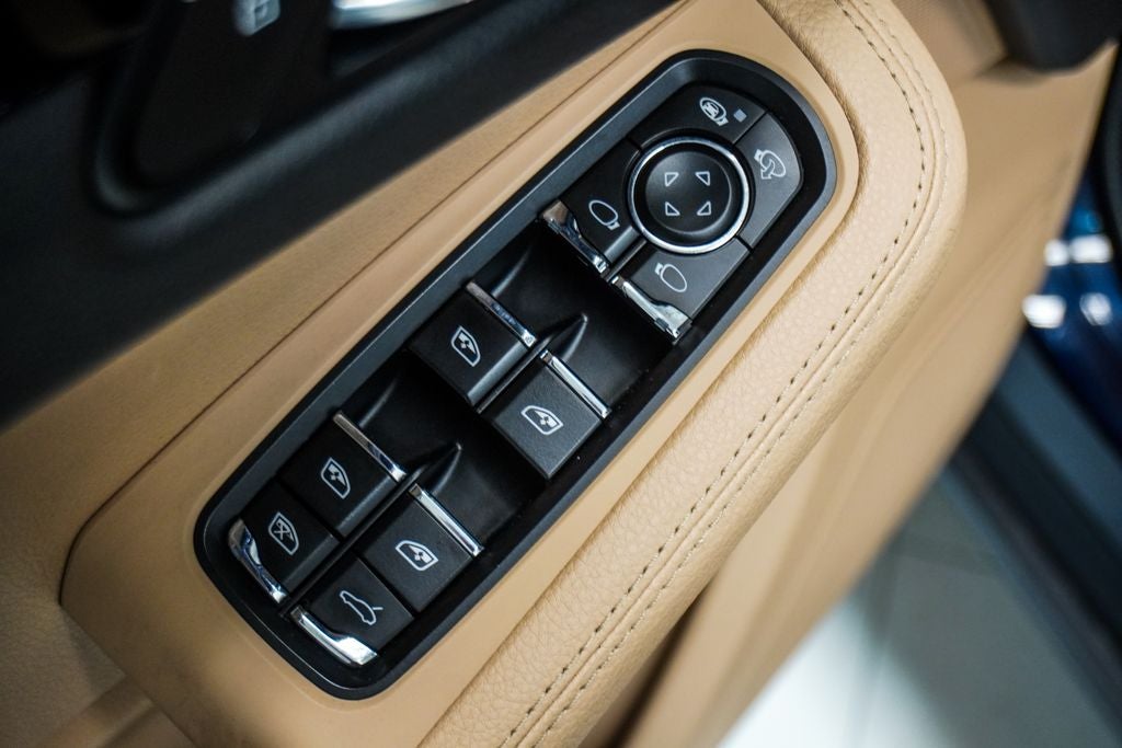2021 Porsche Macan Base