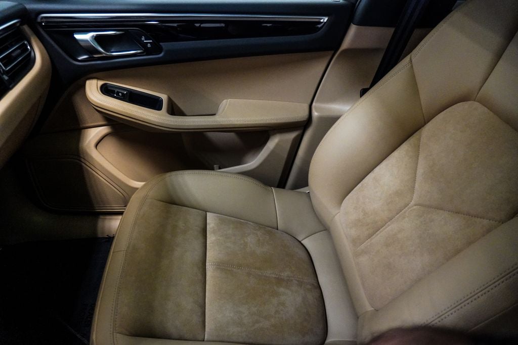 2021 Porsche Macan Base
