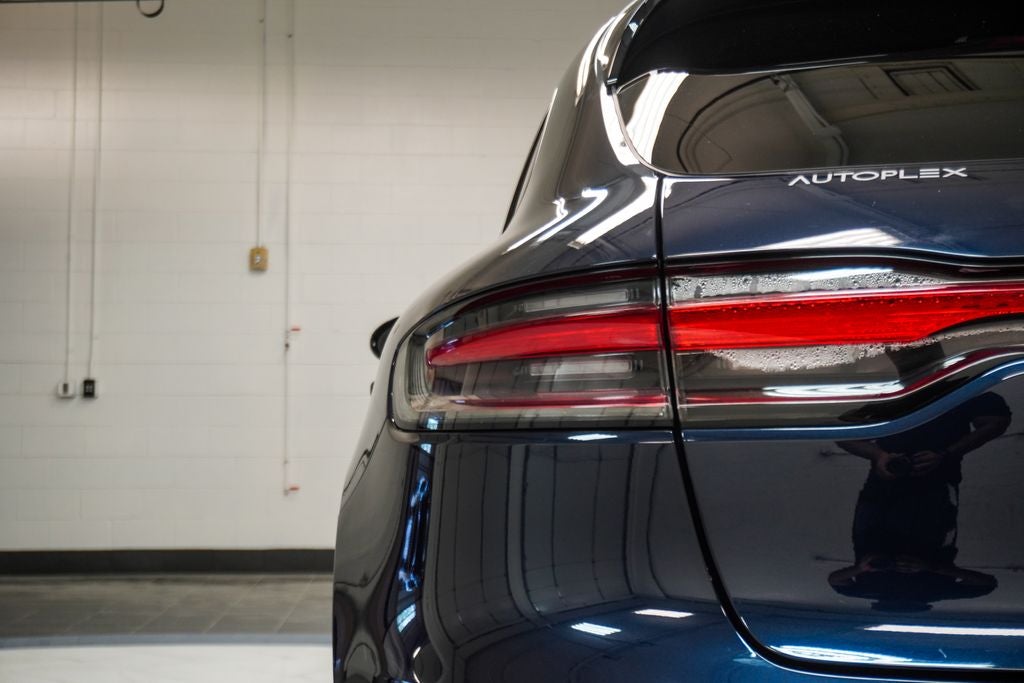2021 Porsche Macan Base