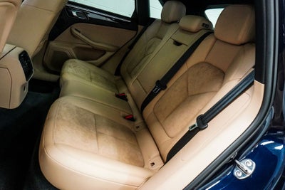 2021 Porsche Macan Base