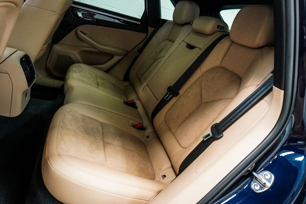 2021 Porsche Macan Base