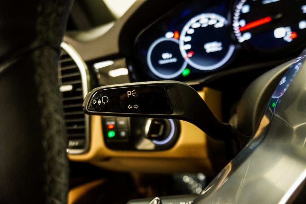 2023 Porsche Cayenne Base