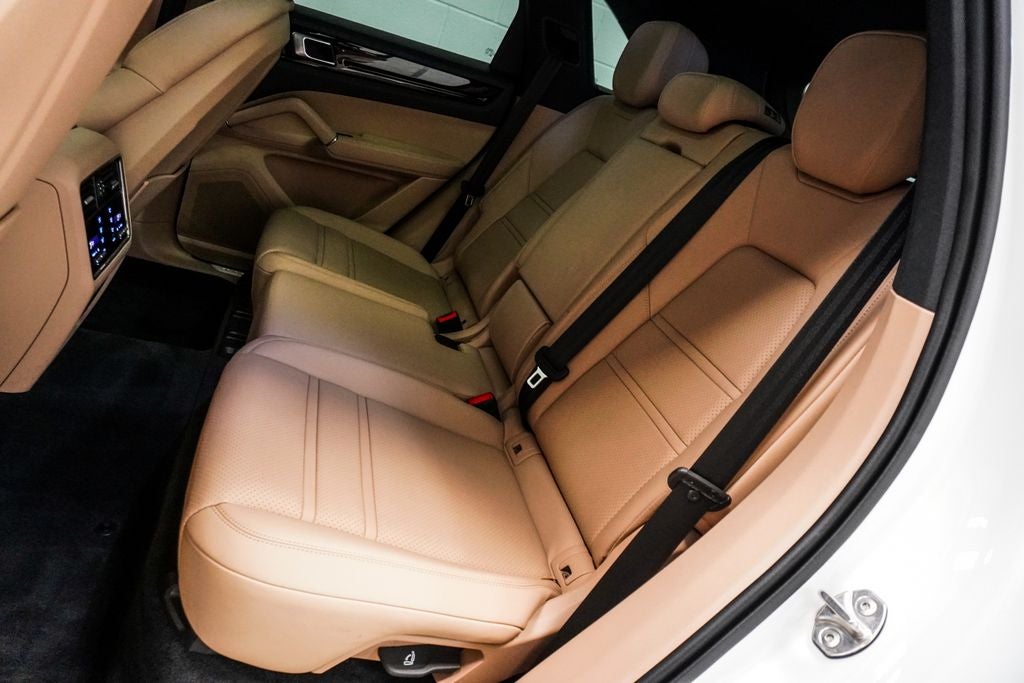 2023 Porsche Cayenne Base
