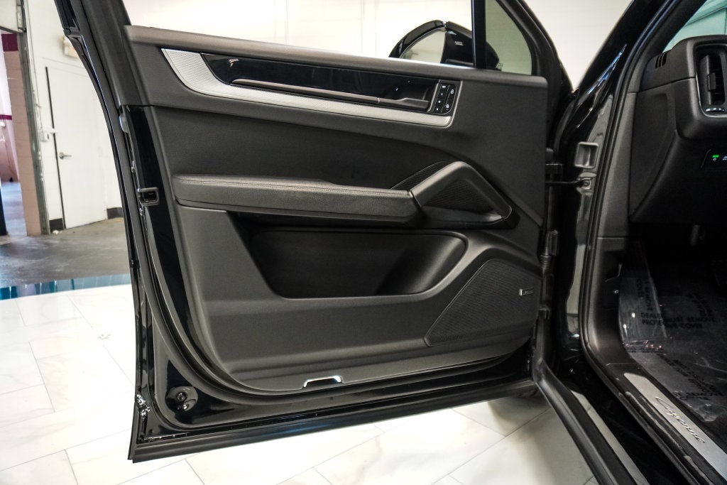 2024 Porsche Cayenne Coupe Base