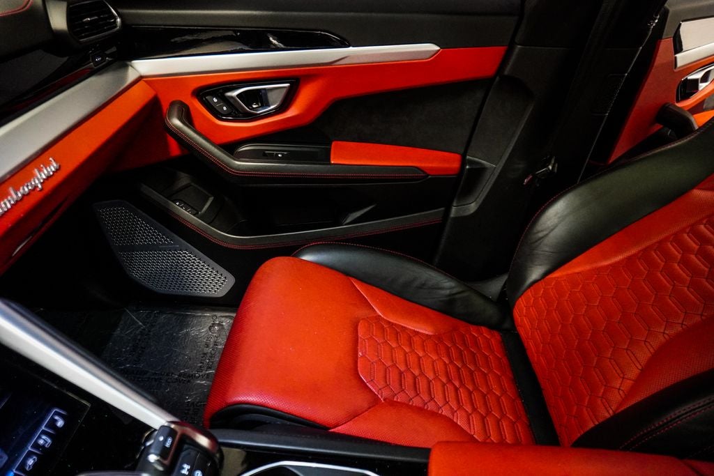 2019 Lamborghini Urus Base
