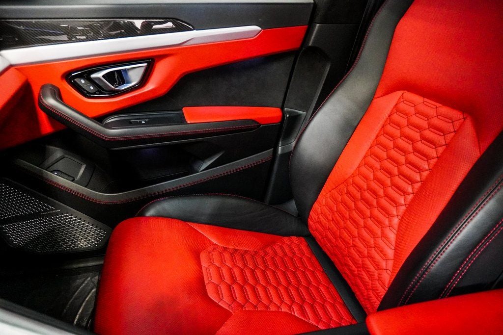 2019 Lamborghini Urus Base