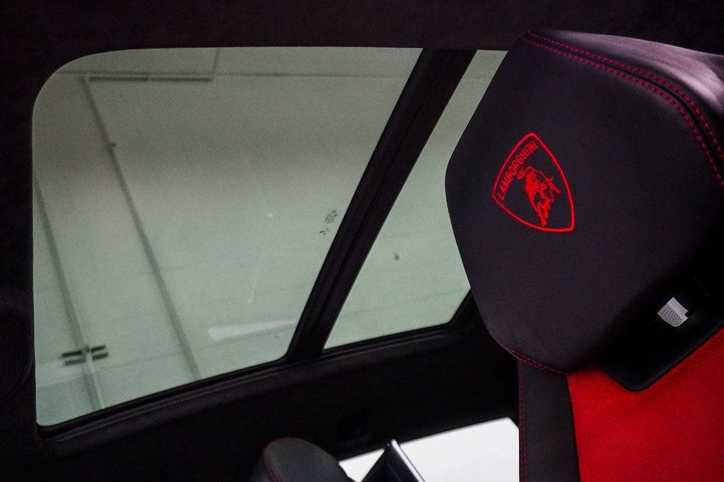 2019 Lamborghini Urus Base