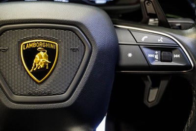 2022 Lamborghini Urus Base