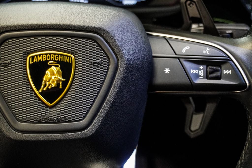 2022 Lamborghini Urus Base