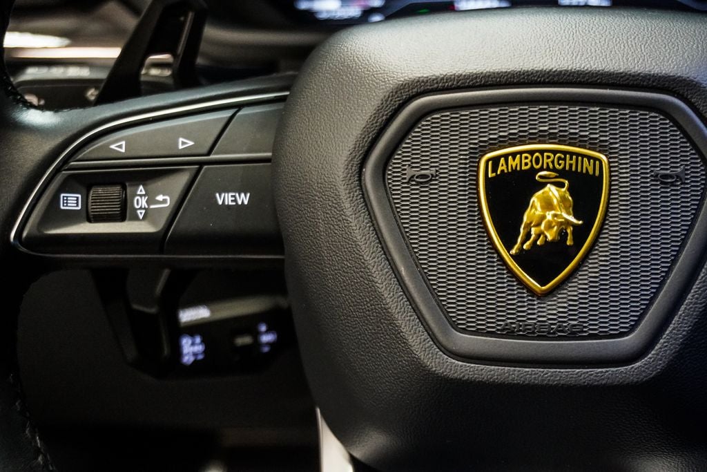 2022 Lamborghini Urus Base