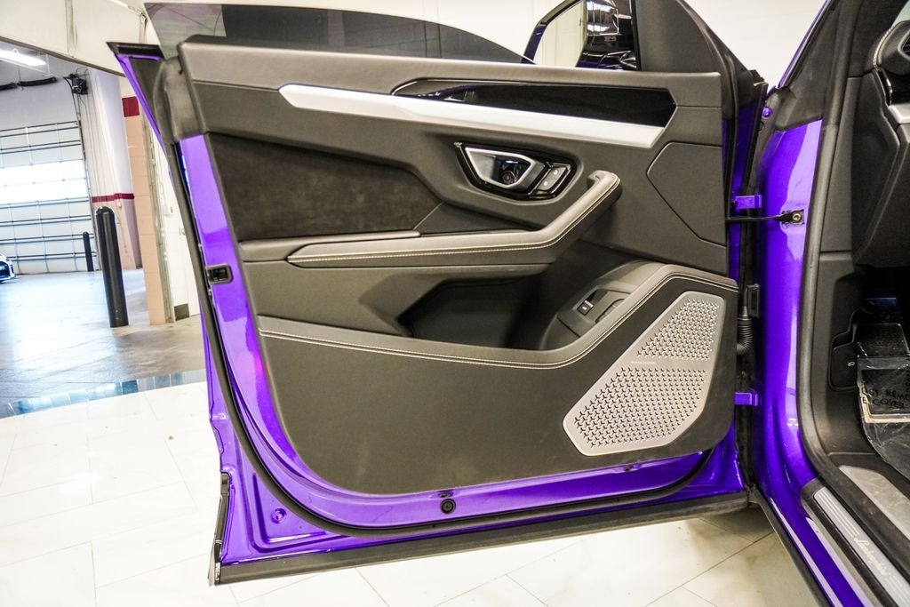 2022 Lamborghini Urus Base