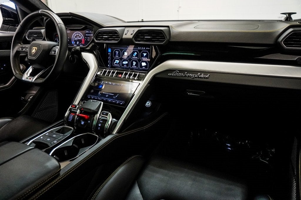 2021 Lamborghini Urus Base