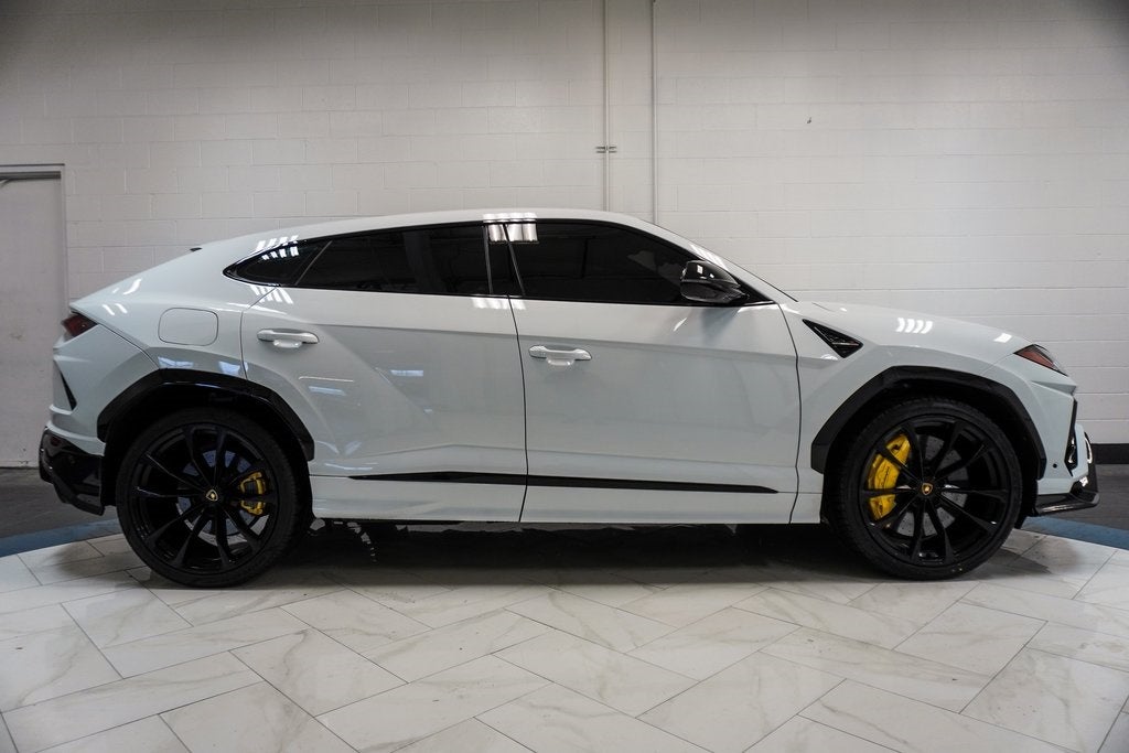 2021 Lamborghini Urus Base