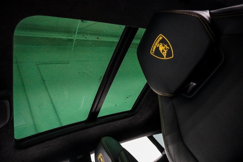 2021 Lamborghini Urus Base