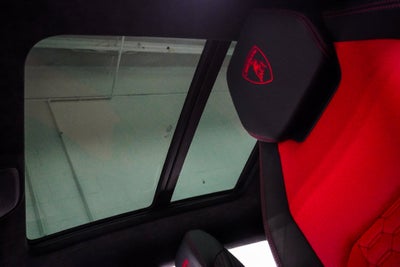 2019 Lamborghini Urus Base