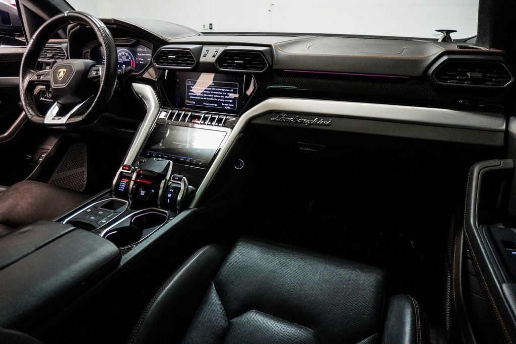 2020 Lamborghini Urus Base