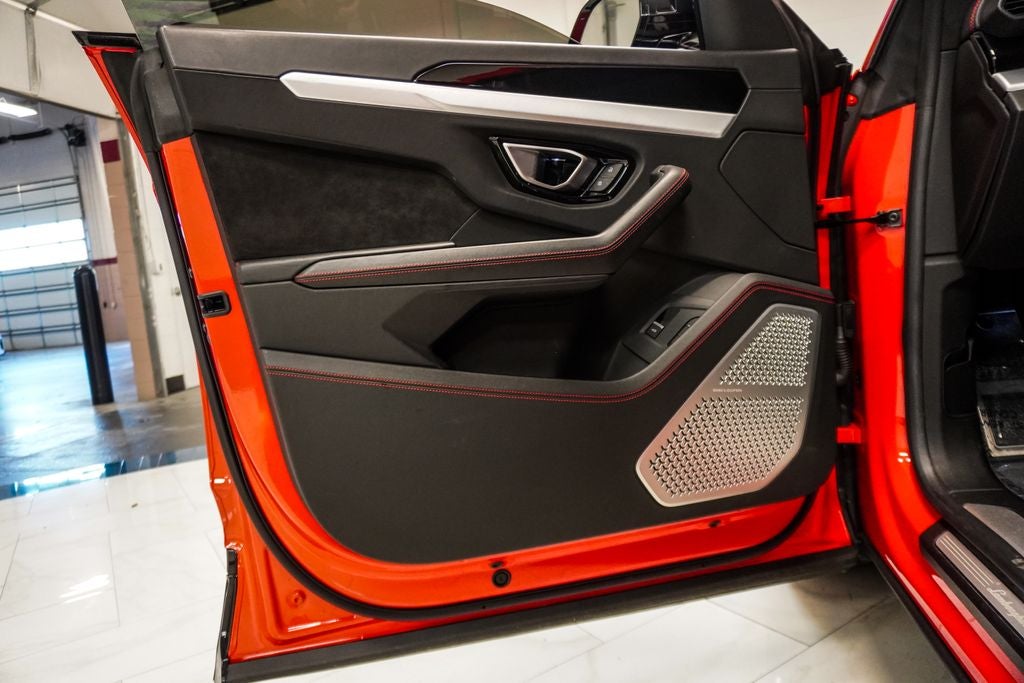 2019 Lamborghini Urus Base