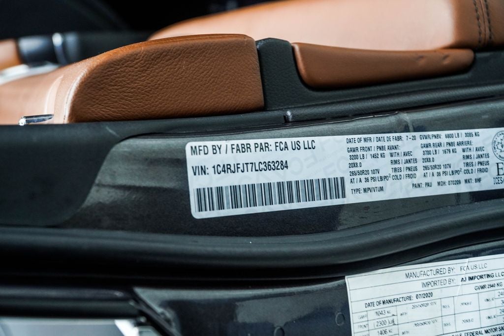 2020 Jeep Grand Cherokee Summit