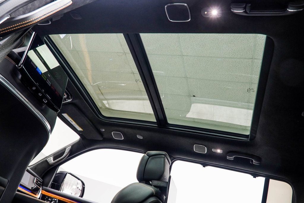 2022 Jeep Grand Wagoneer Series III