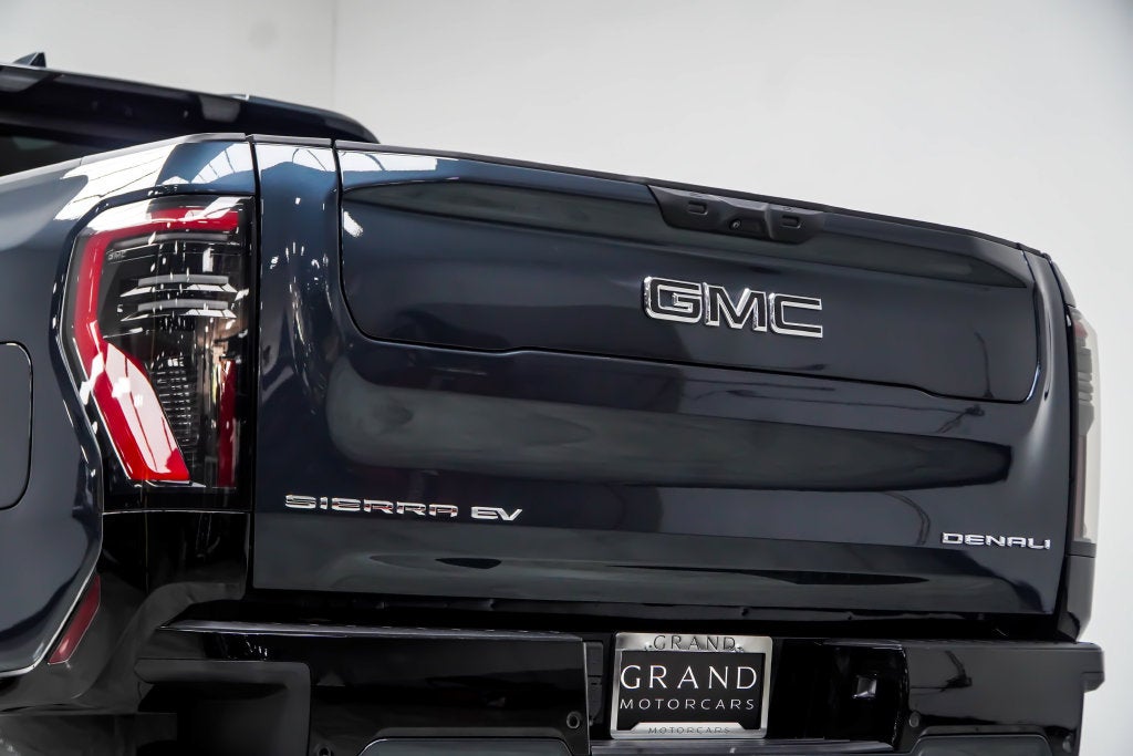 2025 GMC Sierra EV Denali