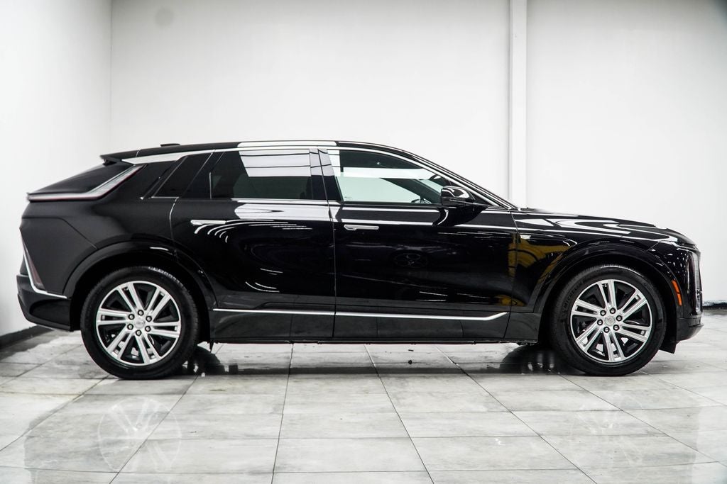 2024 Cadillac LYRIQ Tech