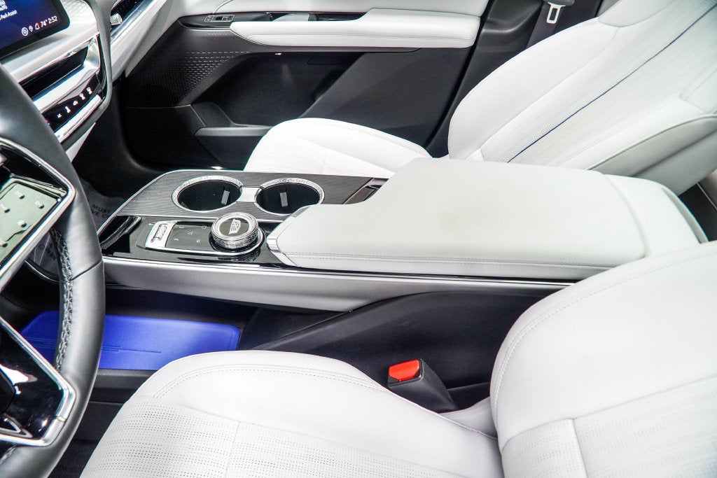 2024 Cadillac LYRIQ Sport