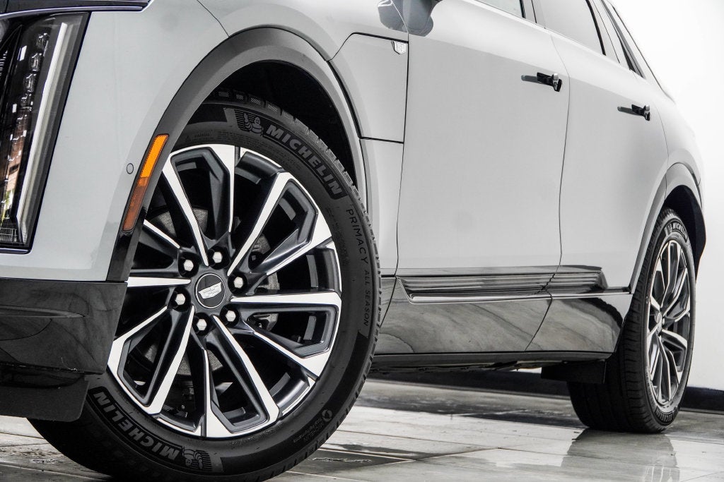2024 Cadillac LYRIQ Sport