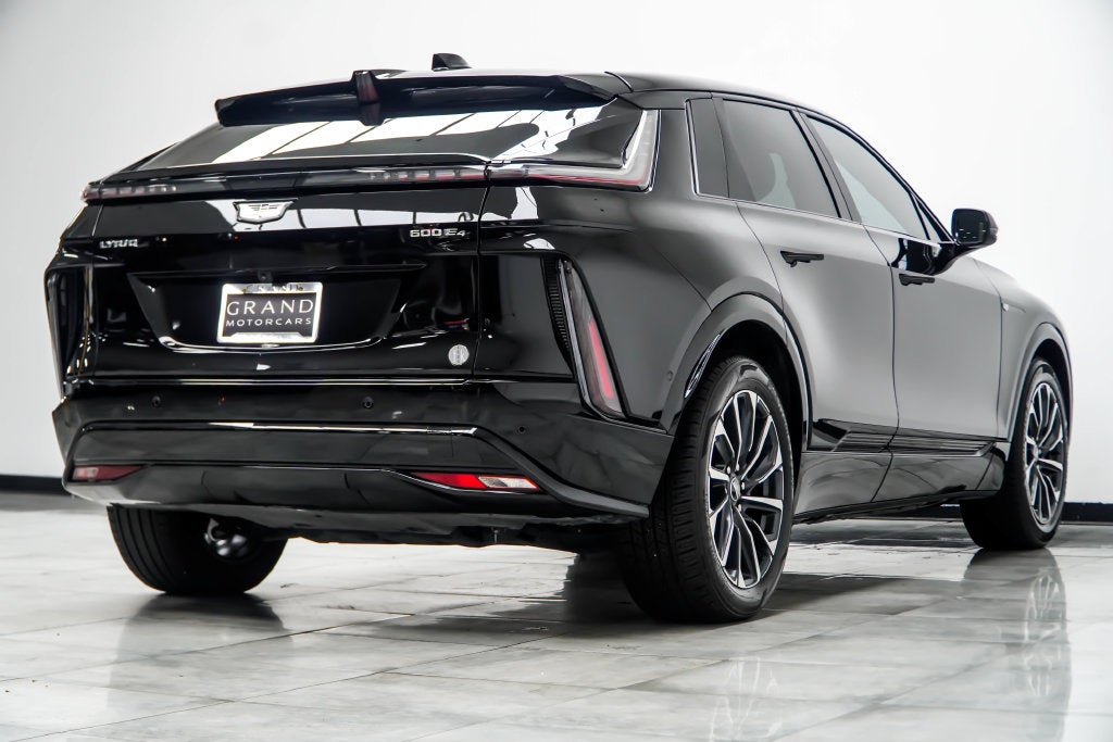 2025 Cadillac LYRIQ Sport