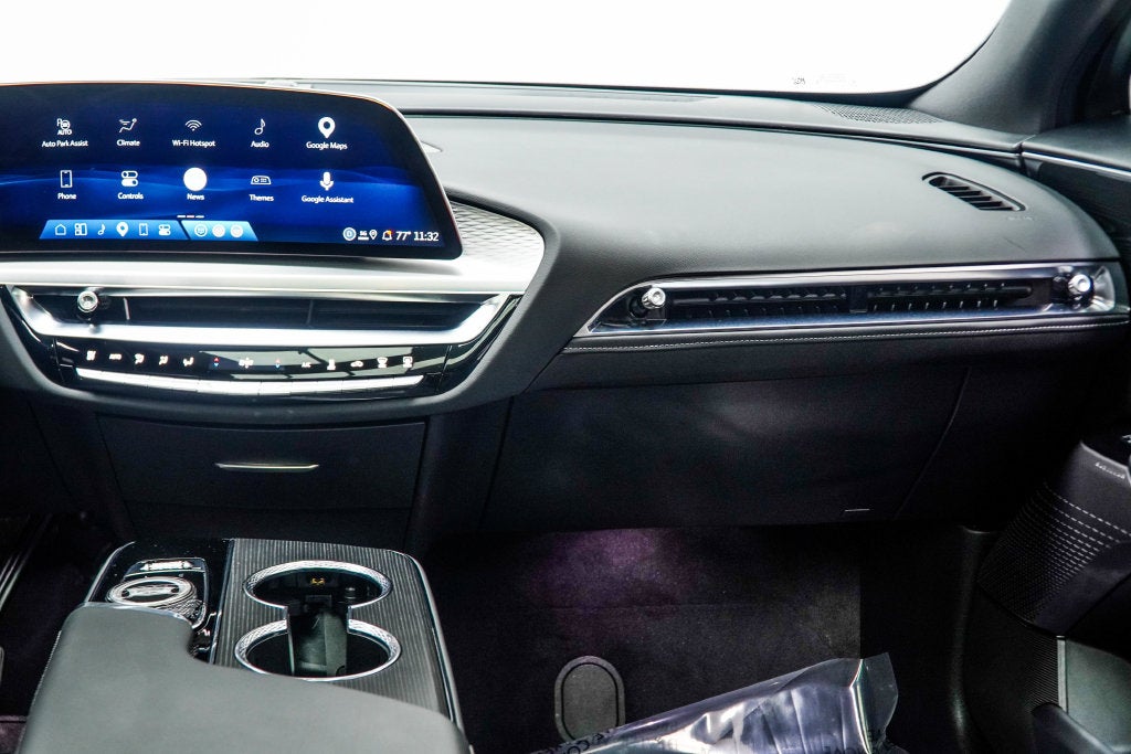 2025 Cadillac LYRIQ Sport