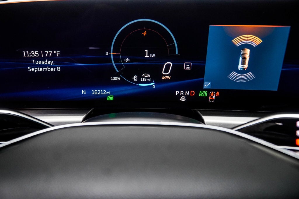 2025 Cadillac LYRIQ Sport