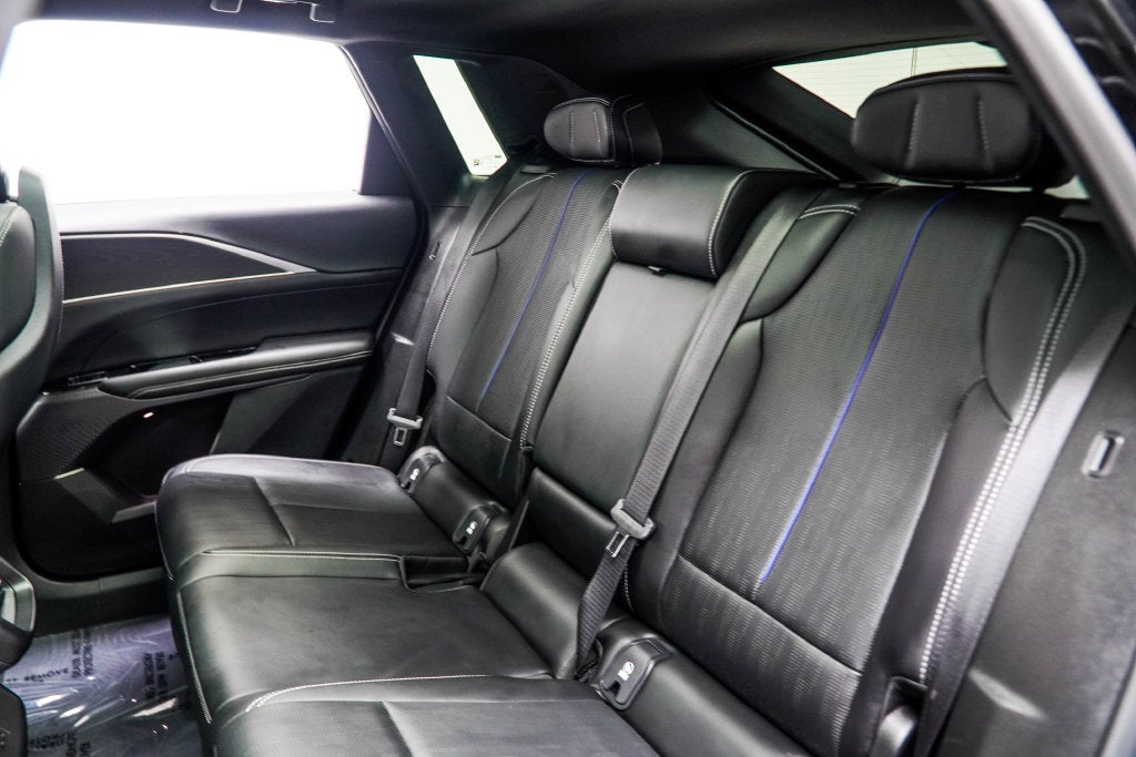 2025 Cadillac LYRIQ Sport