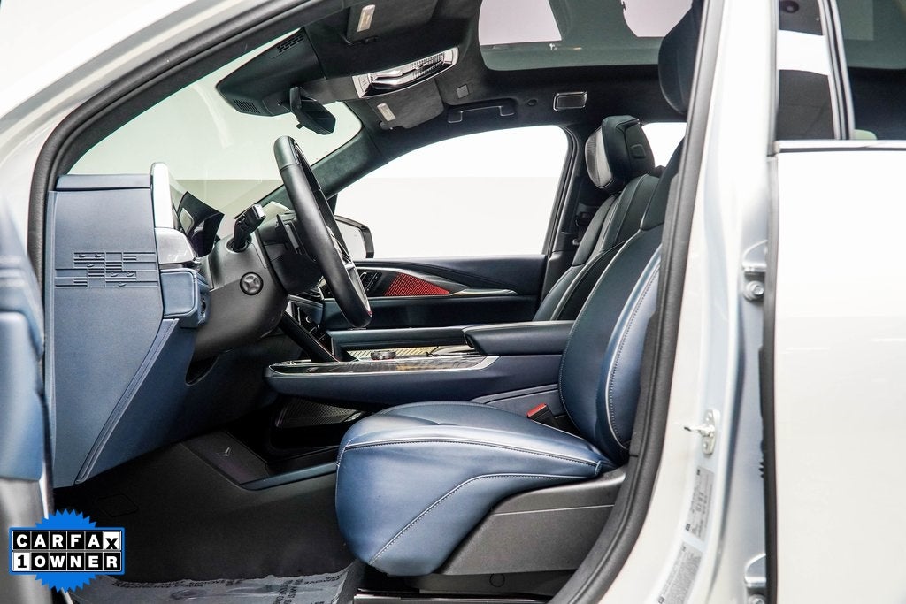 2025 Cadillac ESCALADE IQ Luxury 2