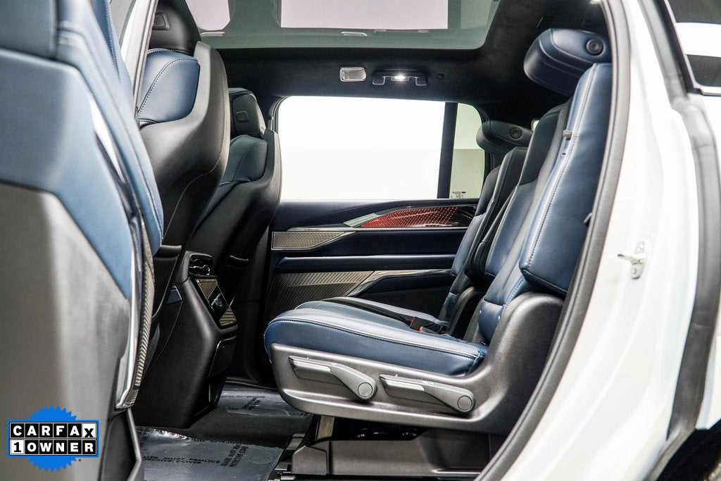 2025 Cadillac ESCALADE IQ Luxury 2