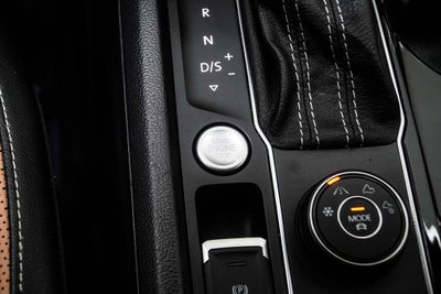 2022 Volkswagen Atlas Cross Sport 3.6L V6 SEL Premium R-Line
