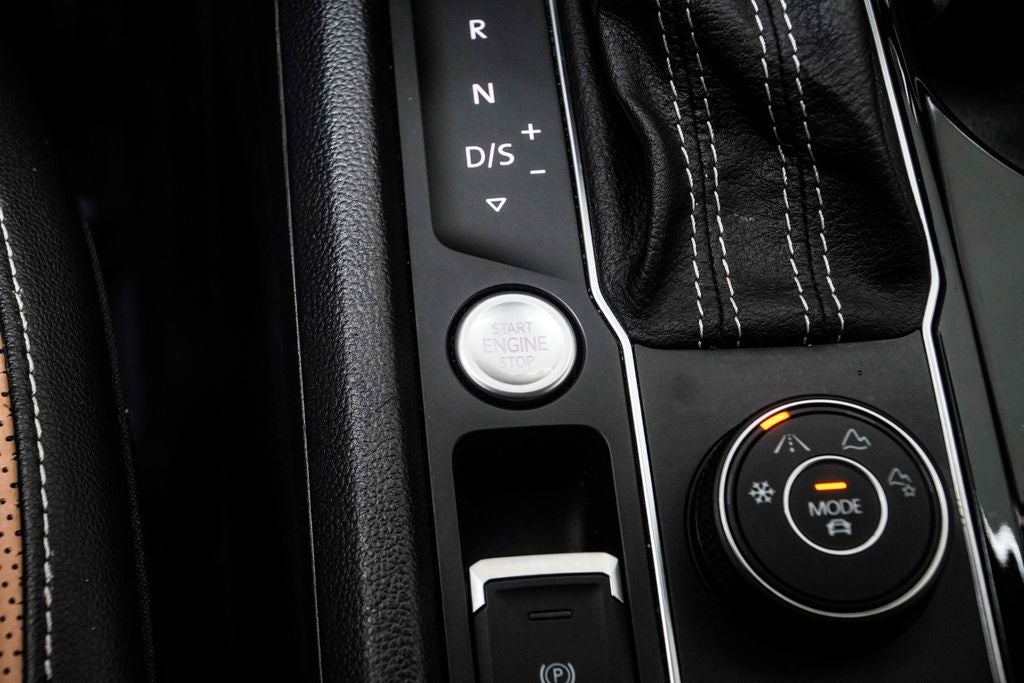 2022 Volkswagen Atlas Cross Sport 3.6L V6 SEL Premium R-Line