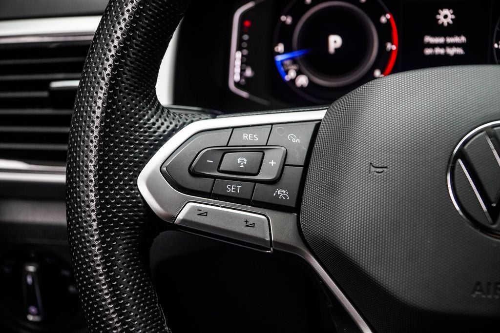 2022 Volkswagen Atlas Cross Sport 3.6L V6 SEL Premium R-Line