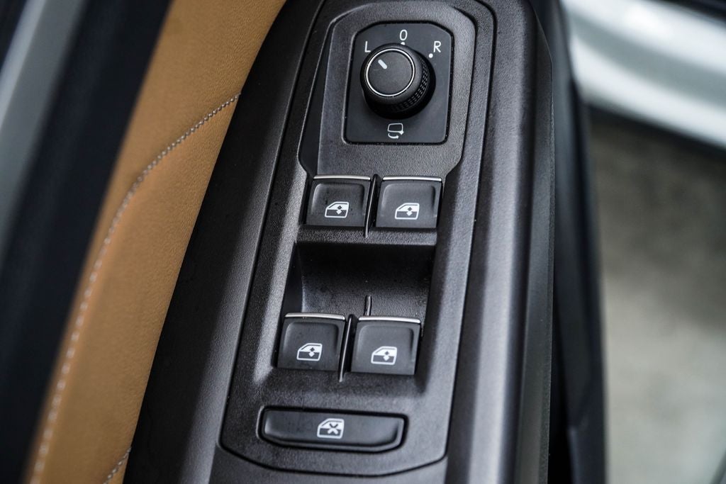 2022 Volkswagen Atlas Cross Sport 3.6L V6 SEL Premium R-Line