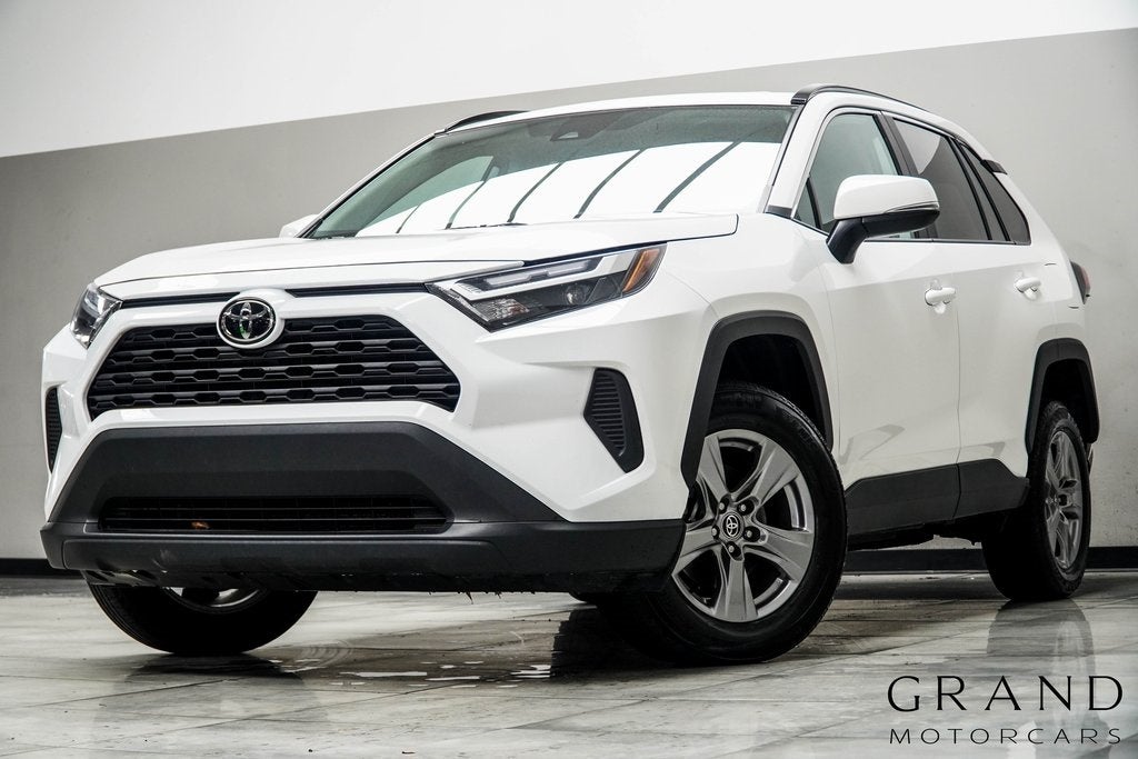 2024 Toyota RAV4 XLE