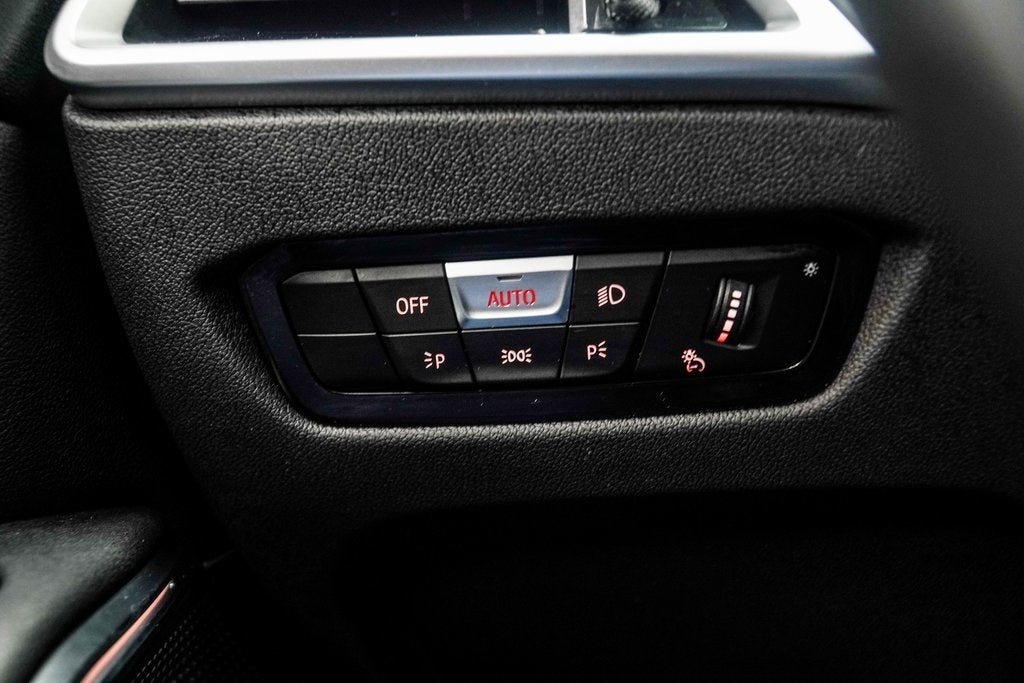 2025 BMW 3 Series 330i