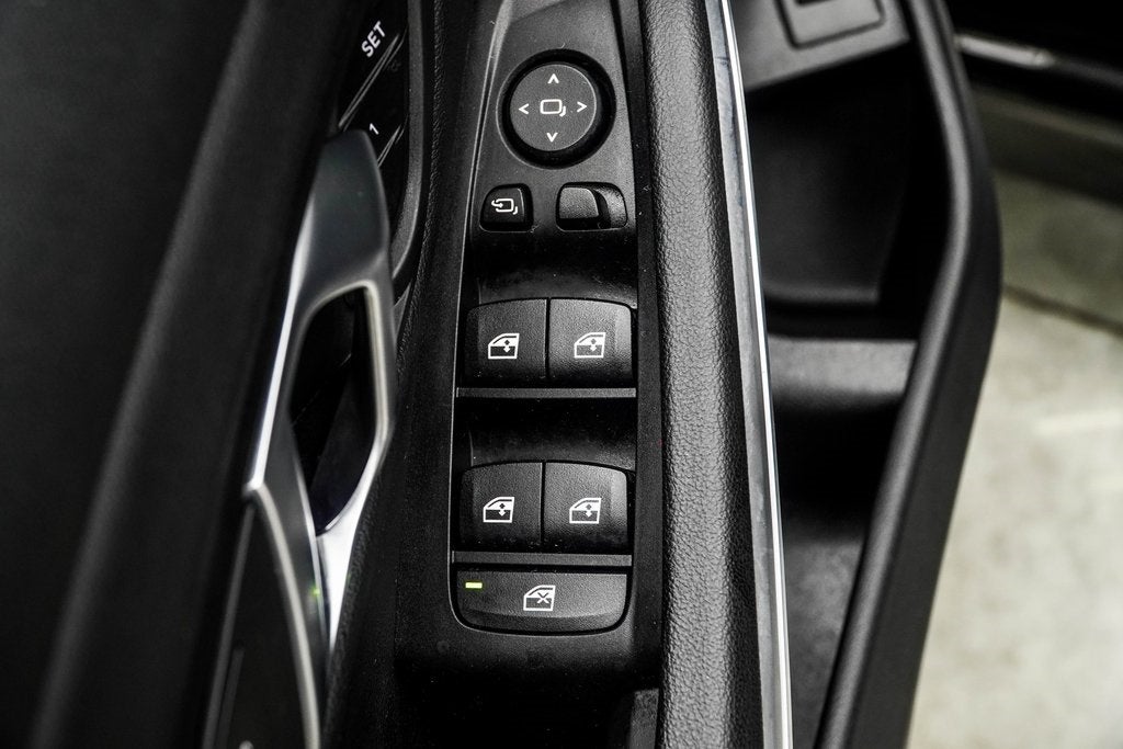 2025 BMW 3 Series 330i