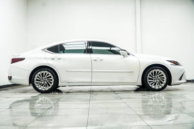 2020 Lexus ES 300h Ultra Luxury