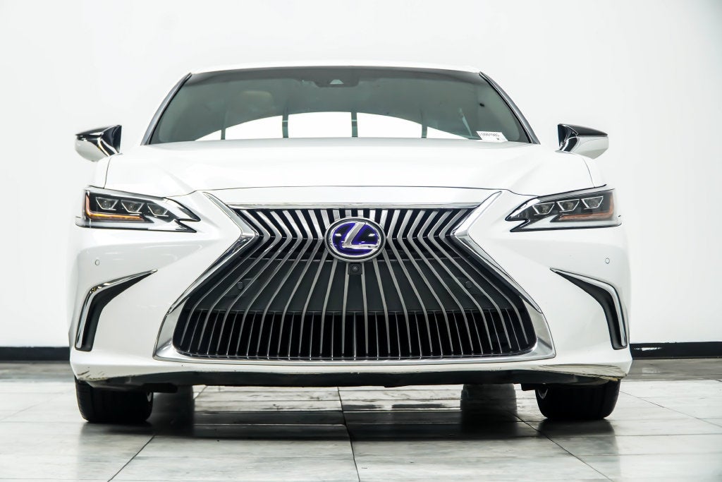 2020 Lexus ES 300h Ultra Luxury