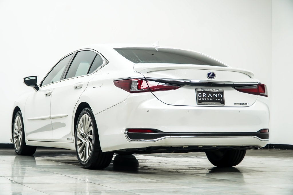2020 Lexus ES 300h Ultra Luxury