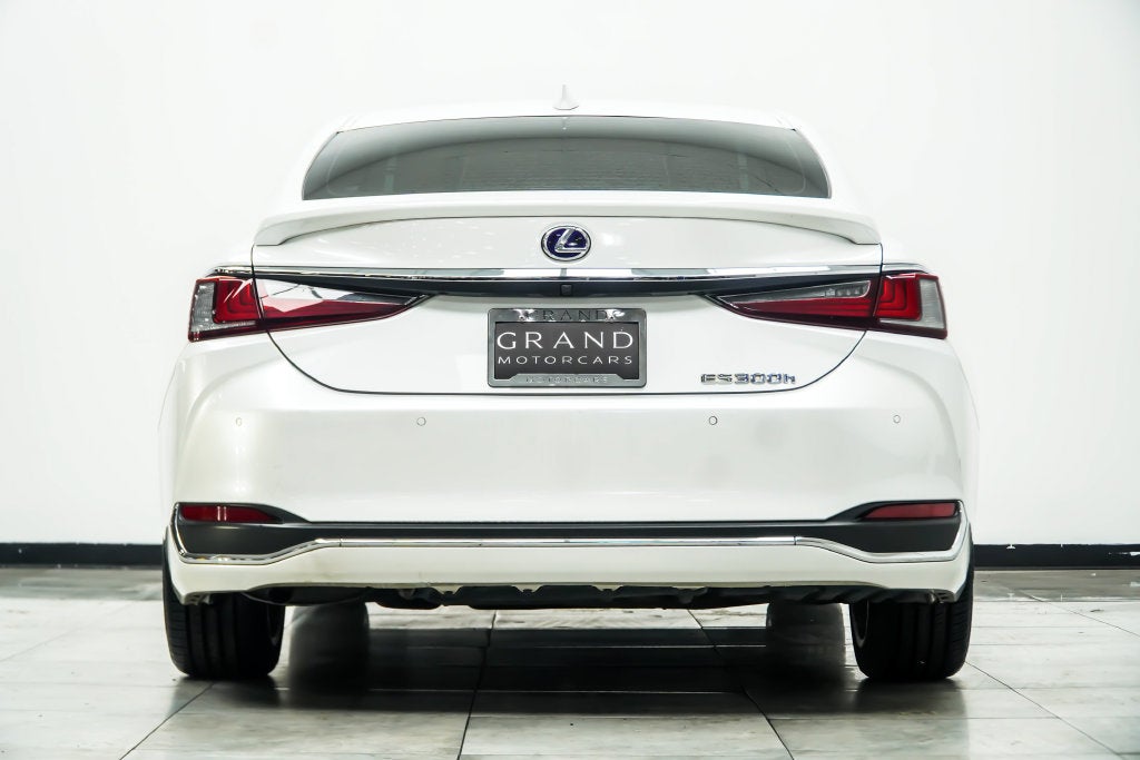2020 Lexus ES 300h Ultra Luxury