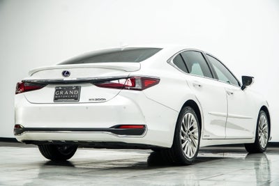 2020 Lexus ES 300h Ultra Luxury