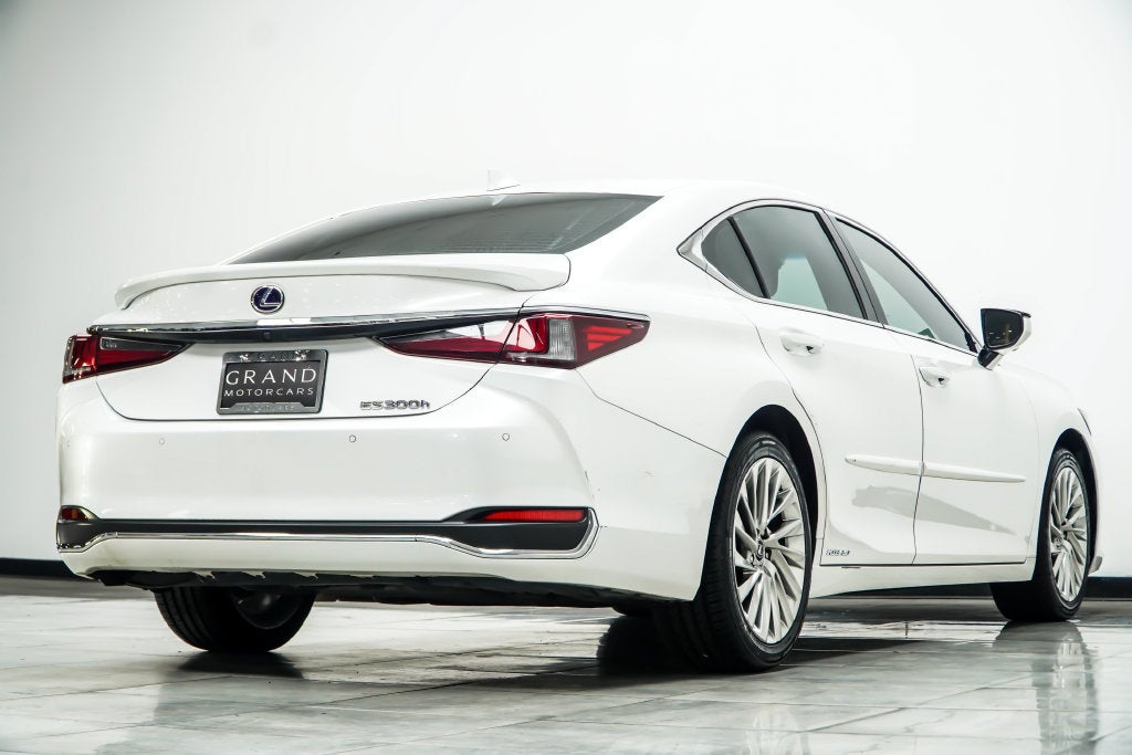 2020 Lexus ES 300h Ultra Luxury