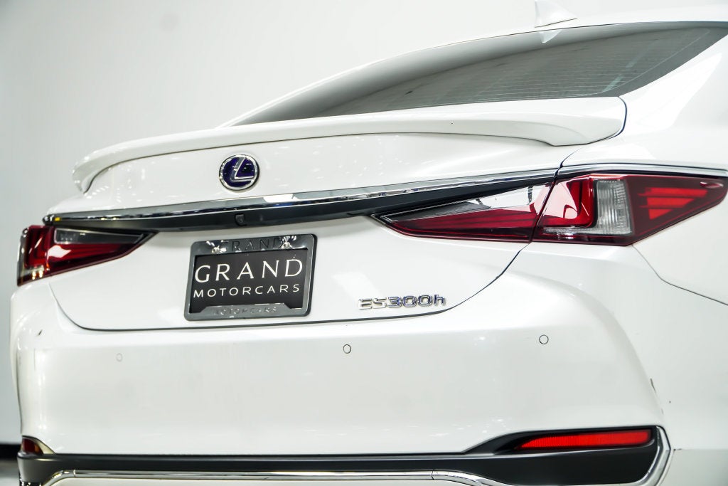 2020 Lexus ES 300h Ultra Luxury